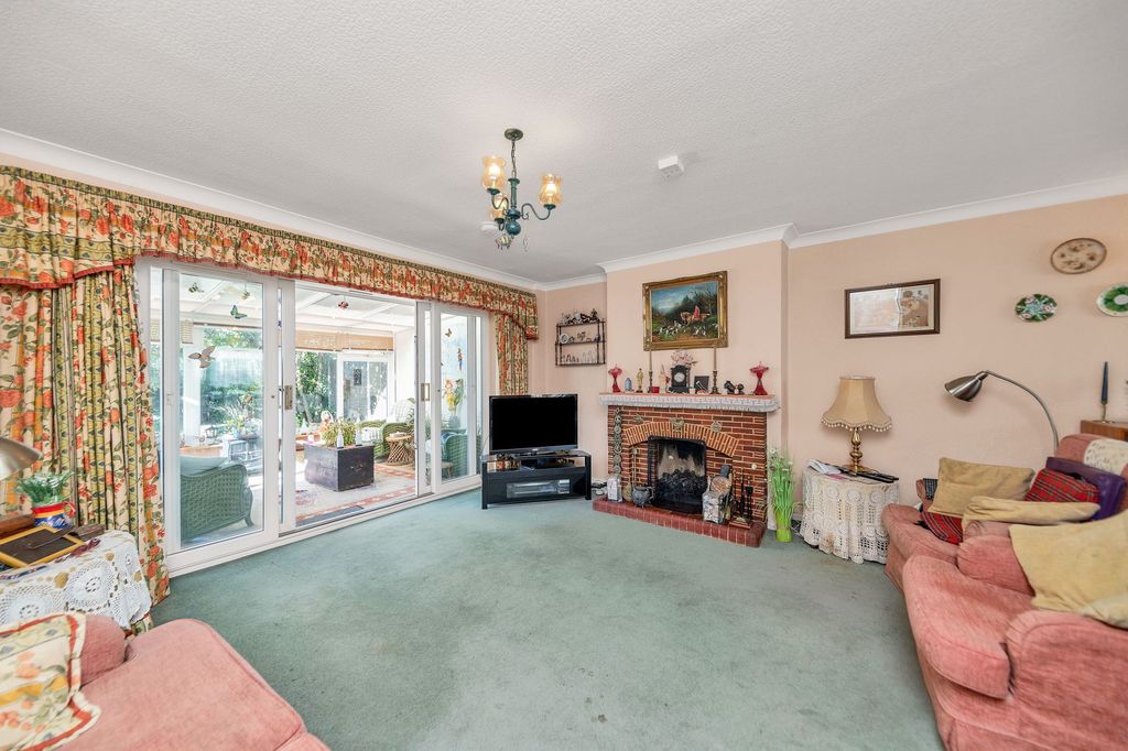 Property photo 2 of 24