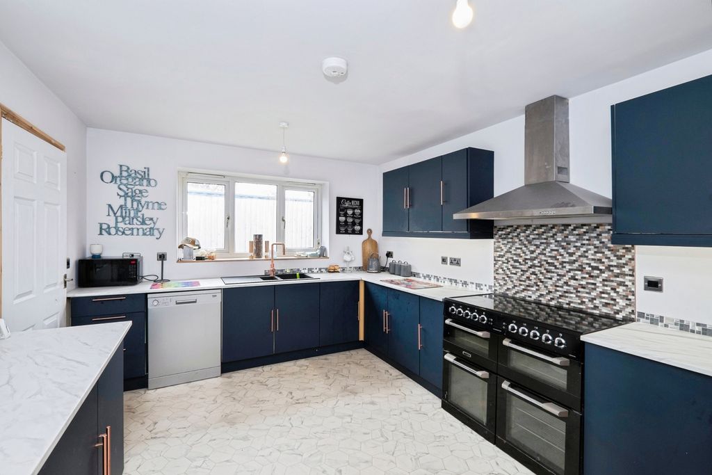 Property photo 2 of 18 Pbox-Img.Jpg