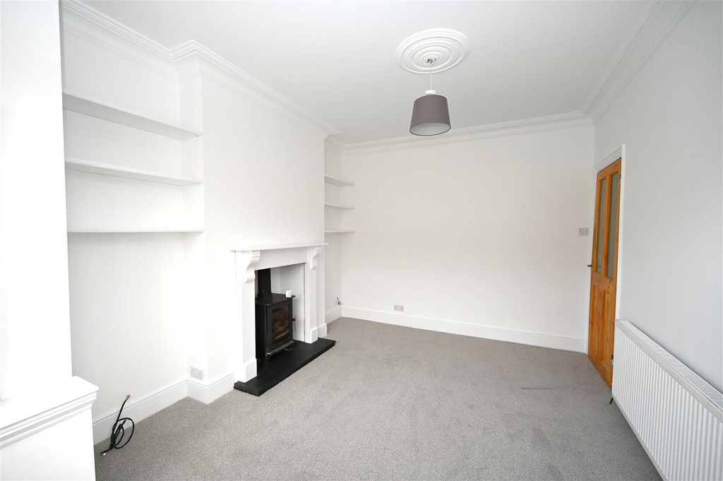 Property photo 3 of 18 Lounge 3.Jpg