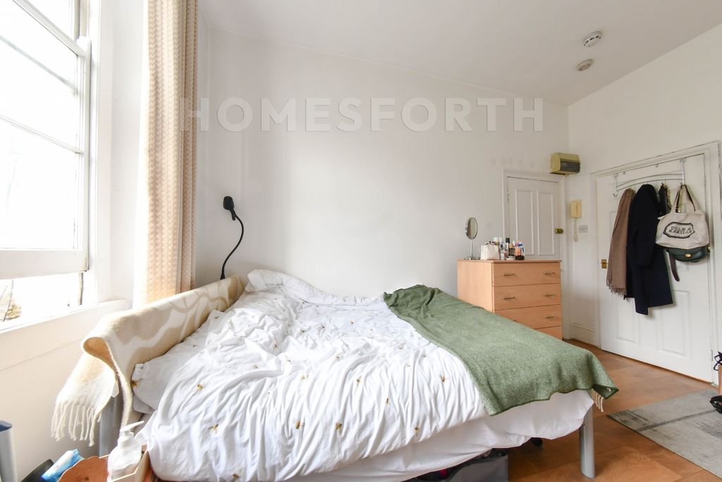 Property photo 3 of 10 Photo 9