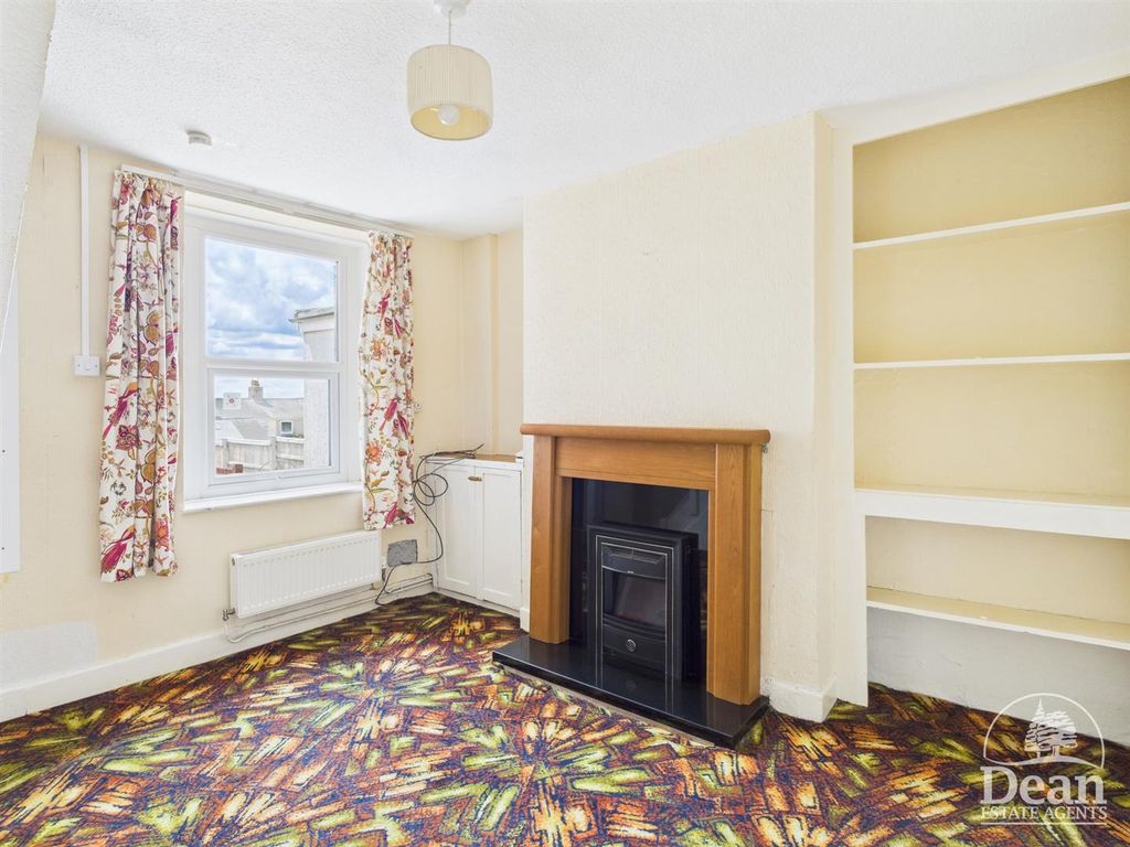 Property photo 3 of 10