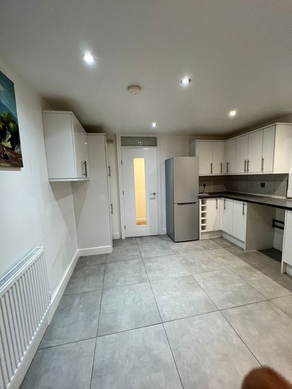 Property photo 3 of 16 Photo 4