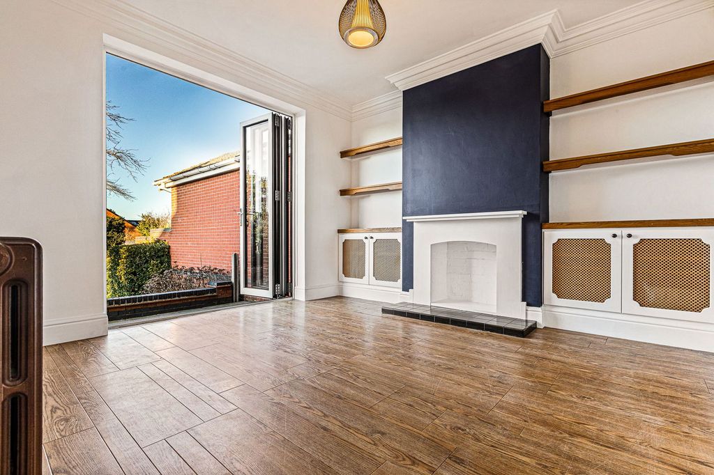 Property photo 3 of 23