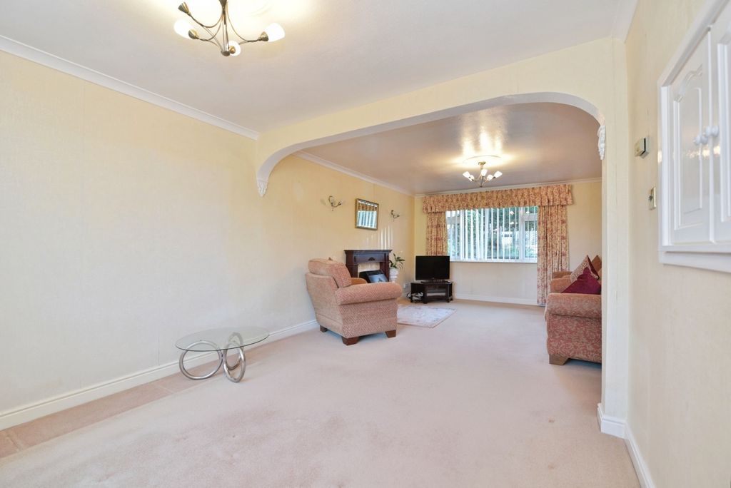 Property photo 3 of 16 Pbox-Img.Jpg