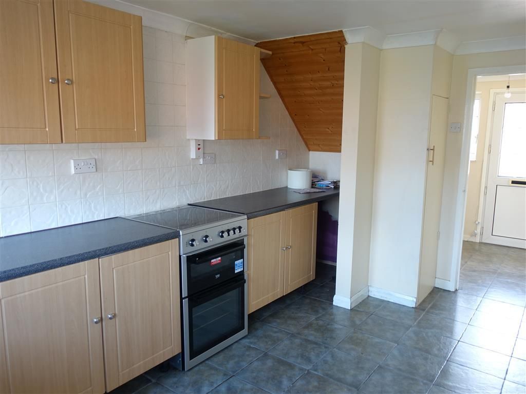 Property photo 3 of 14 Kitchen