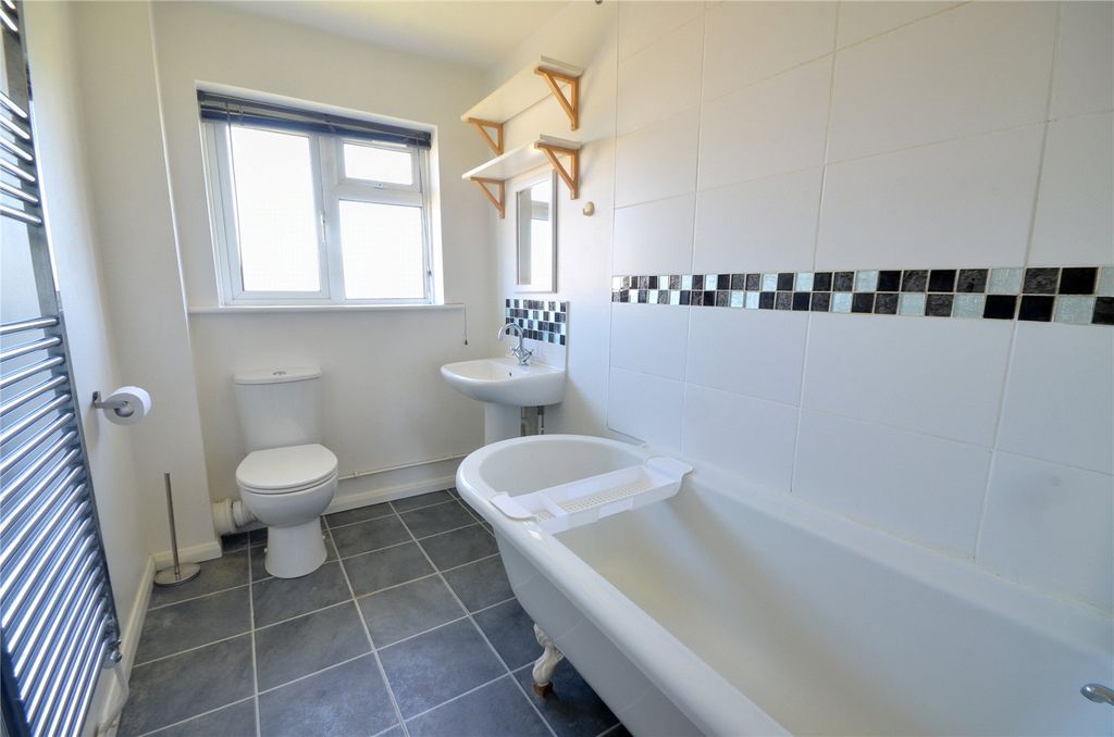 Property photo 3 of 16 Bathroom
