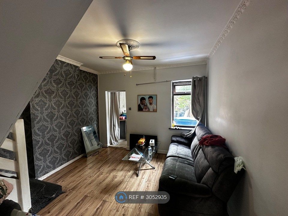 Property photo 3 of 8 Living Room