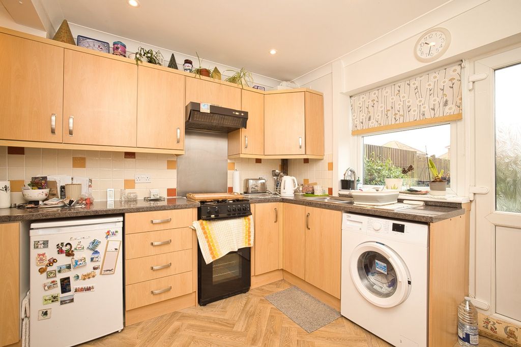 Property photo 3 of 12 Picture 3