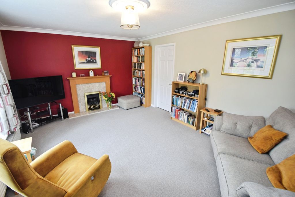 Property photo 2 of 33