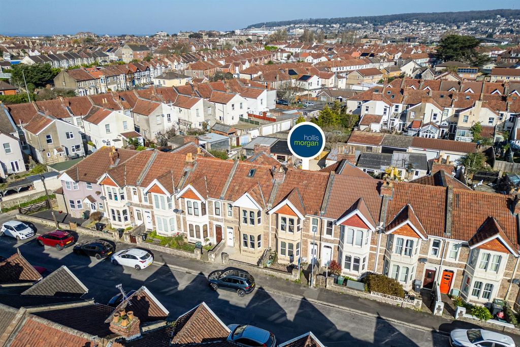 Property photo 3 of 37 Leafy Villa, 9 Kensington Road, Wsm, North Somerse