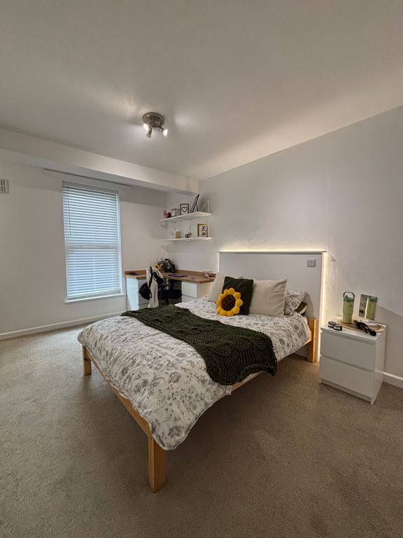 Property photo 1 of 13 Cover