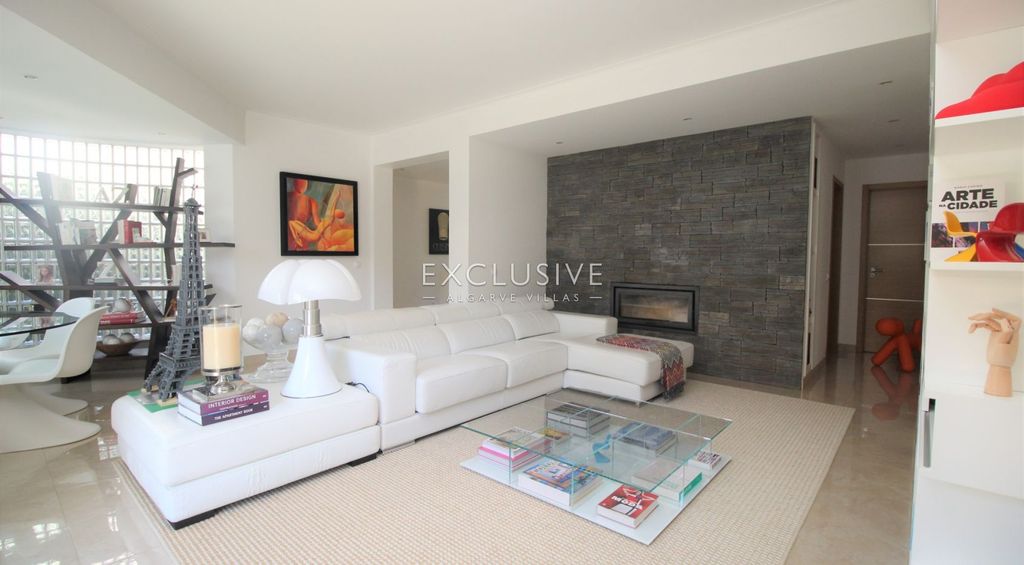 Property photo 2 of 30