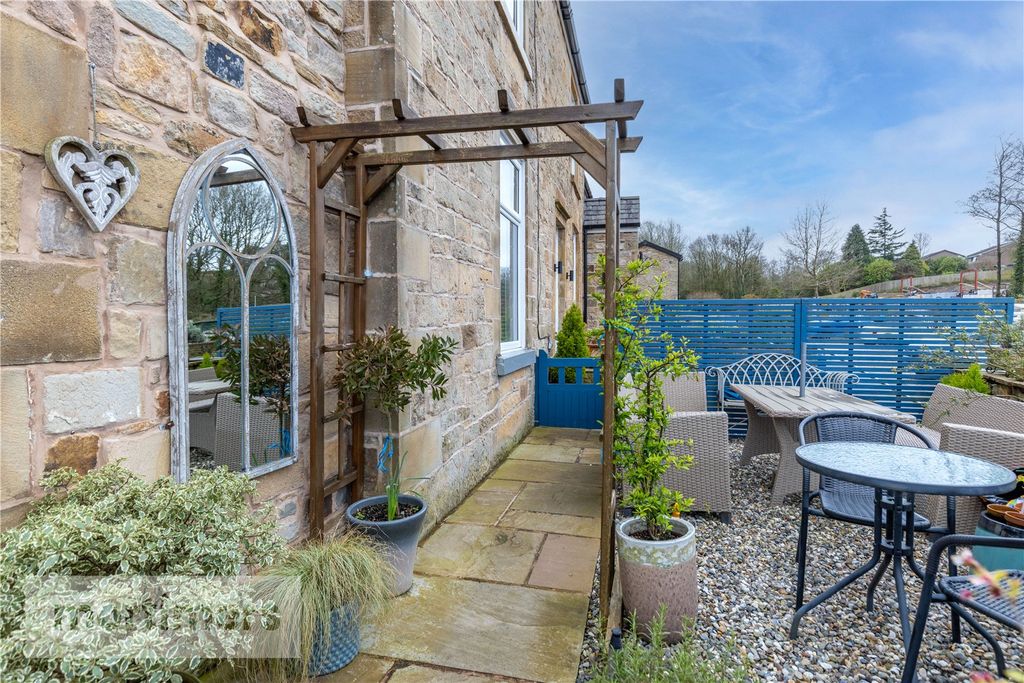 Property photo 3 of 23 Garden