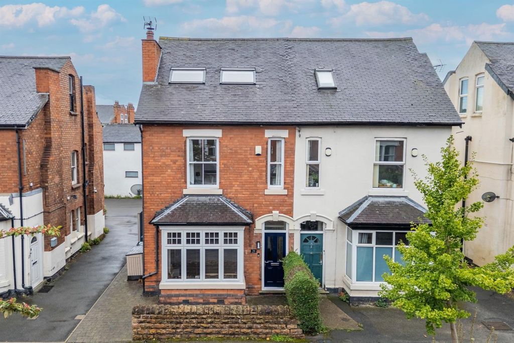 Property photo 1 of 17