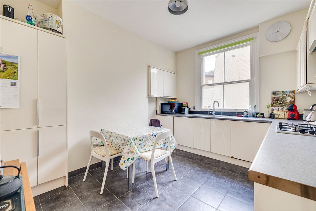 Property photo 2 of 9 Picture No. 13