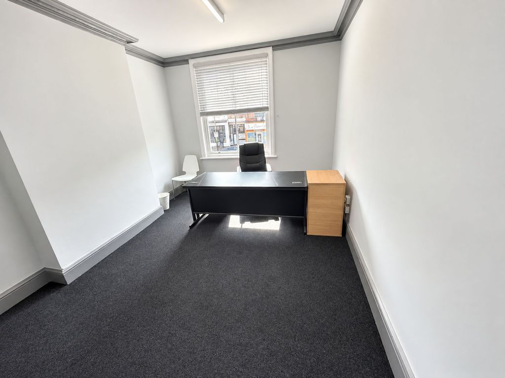 Property photo 2 of 4 Office