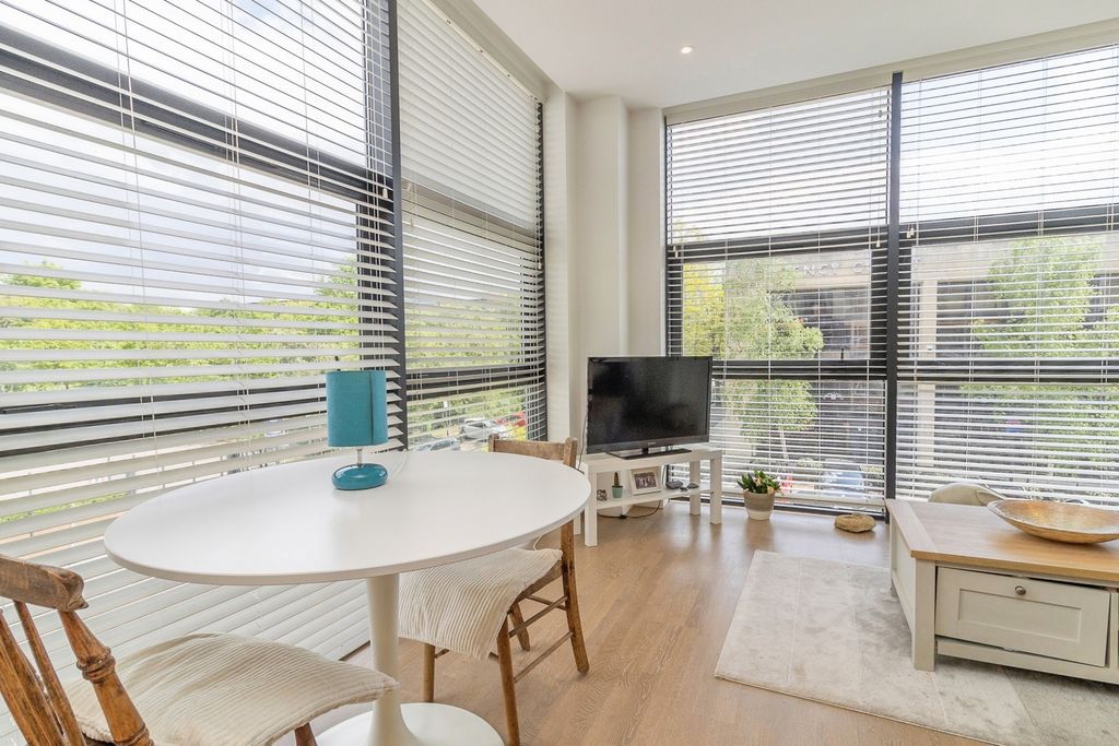Property photo 2 of 19 Pbox-Img.Jpg
