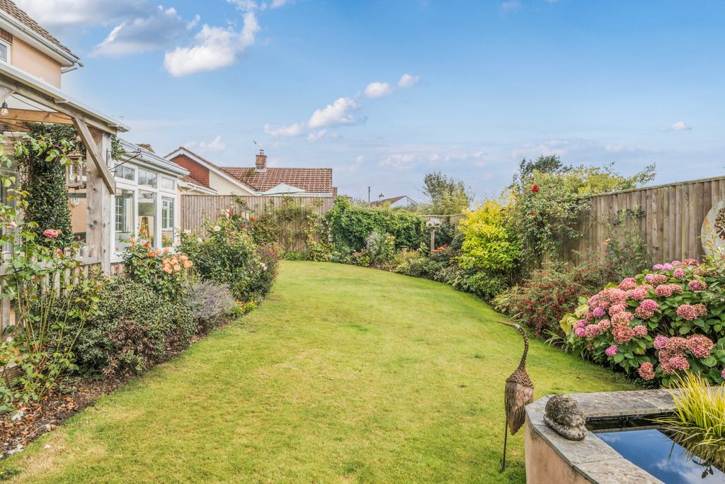 Property photo 2 of 16 Pennymoor, Seddons