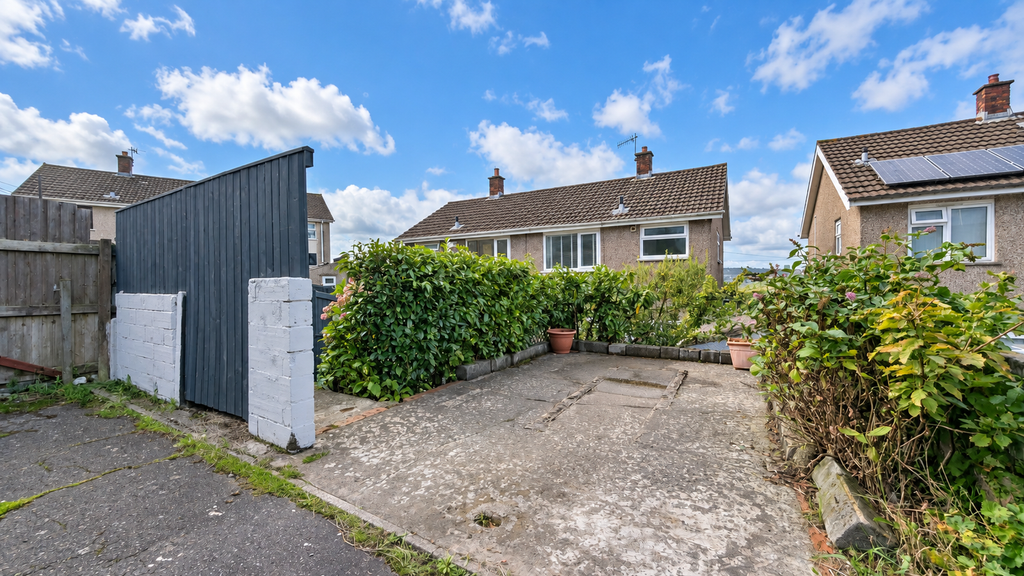 Property photo 2 of 21