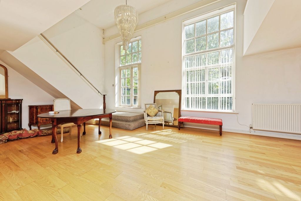 Property photo 2 of 20 Pbox-Img.Jpg