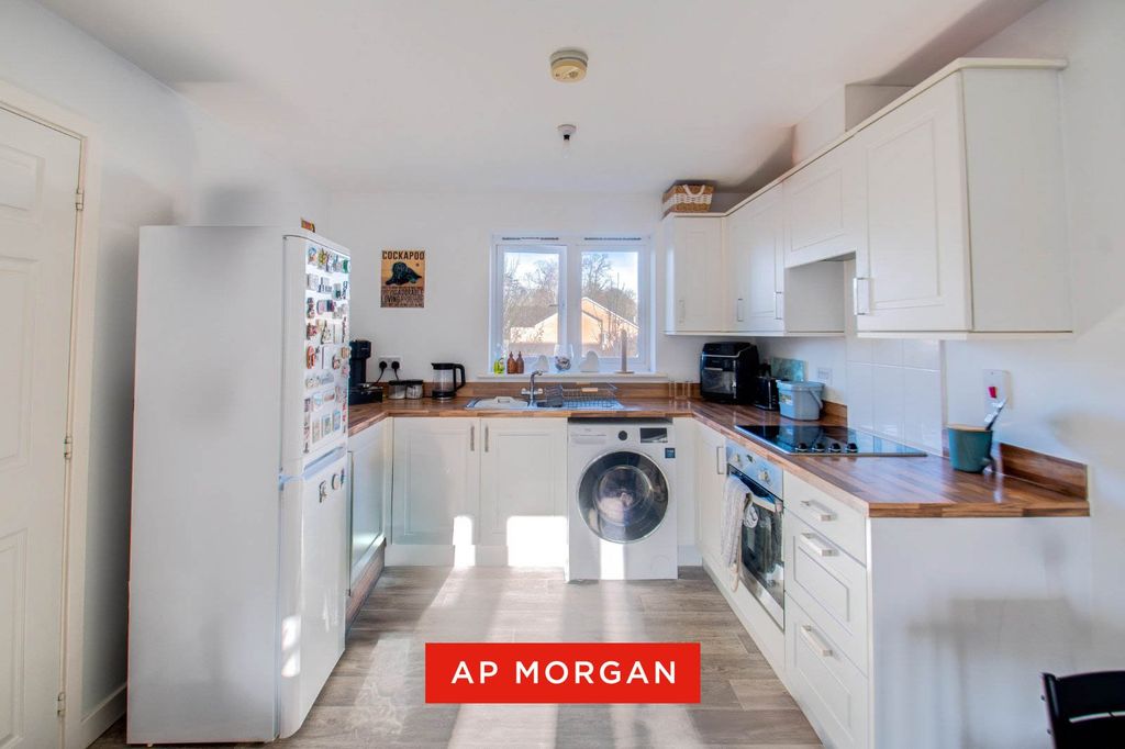 Property photo 3 of 13 Picture No. 32