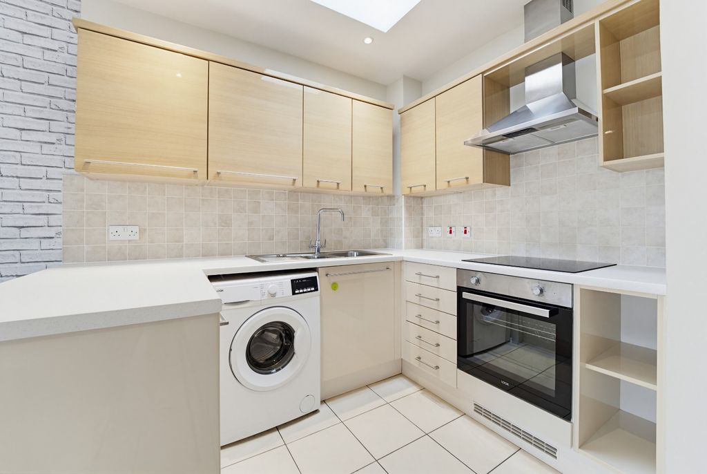 Property photo 3 of 11 725334