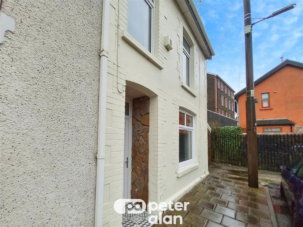 Property photo 1 of 11 Front