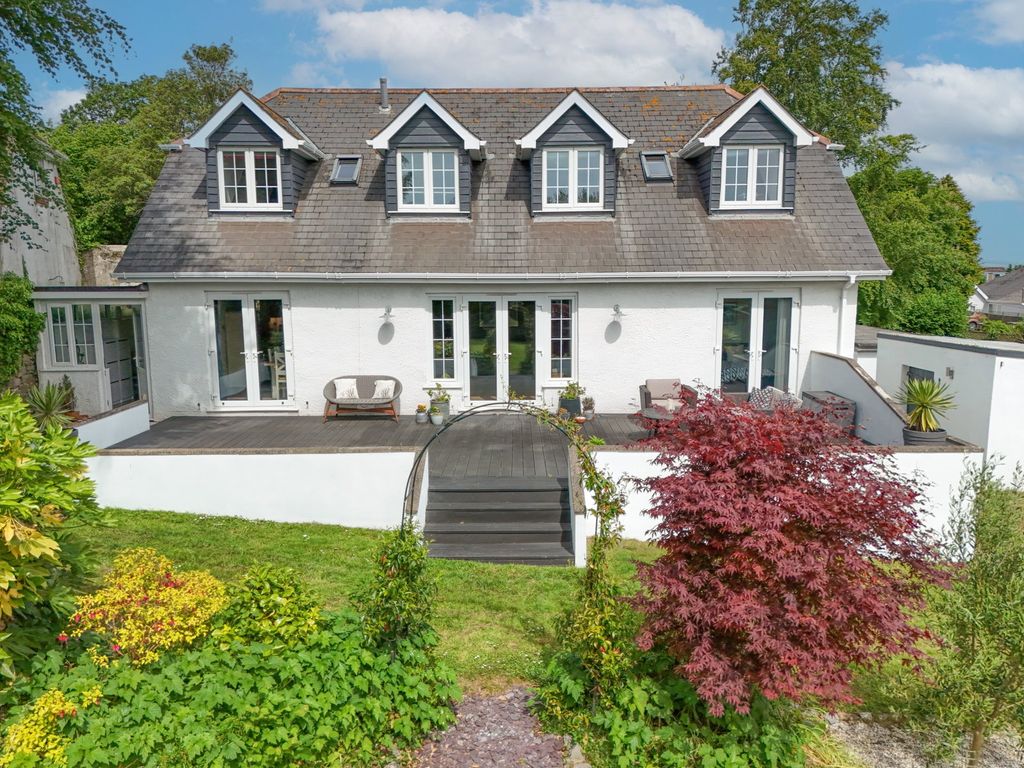 Property photo 1 of 31