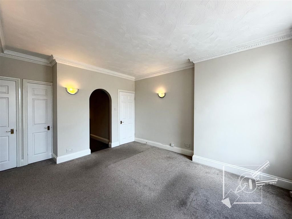 Property photo 3 of 7 Studio