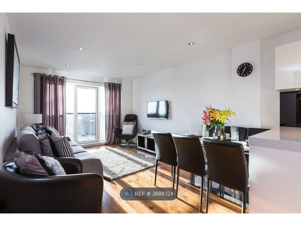 Property photo 3 of 20 Large Windows Facing The Sun