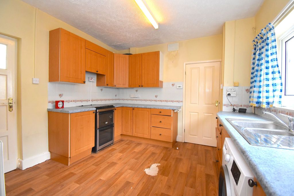Property photo 3 of 23