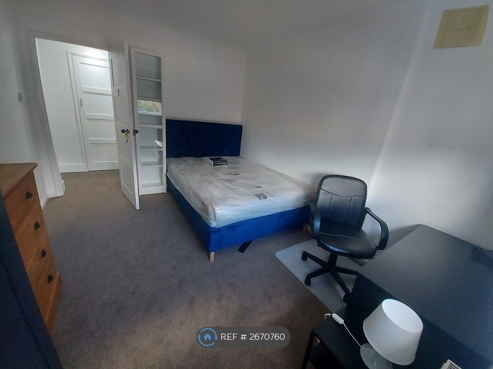 Property photo 1 of 9 Bedroom 2