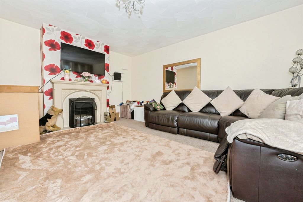 Property photo 2 of 13