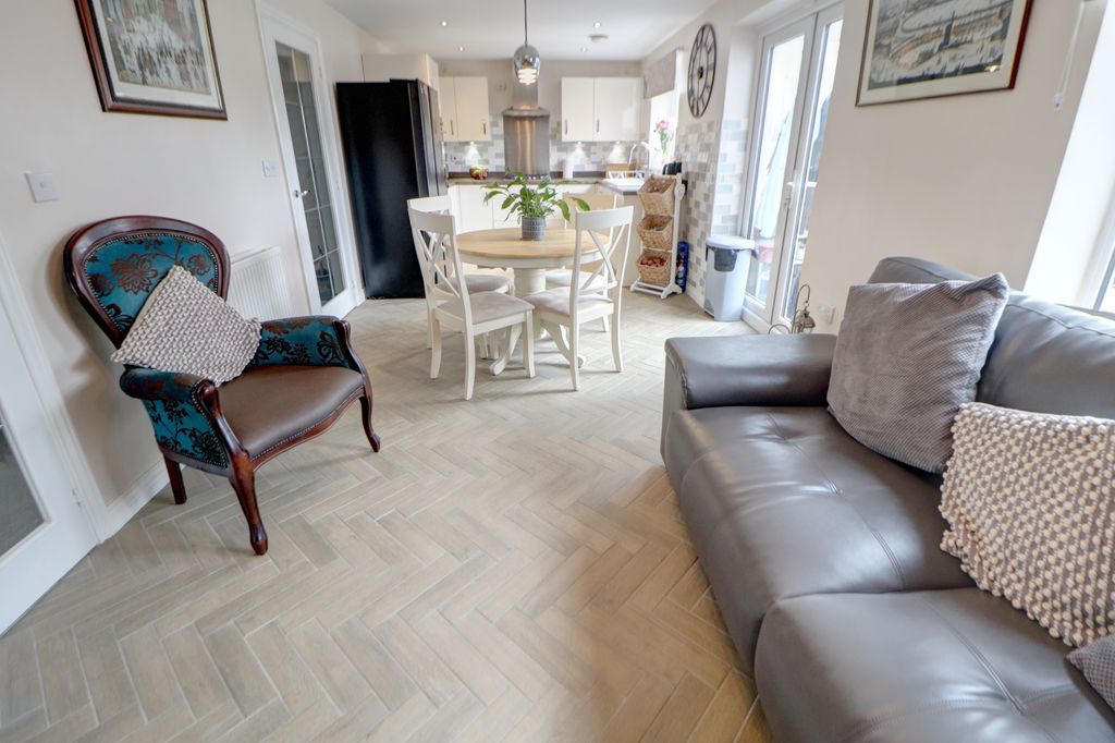 Property photo 3 of 27 12