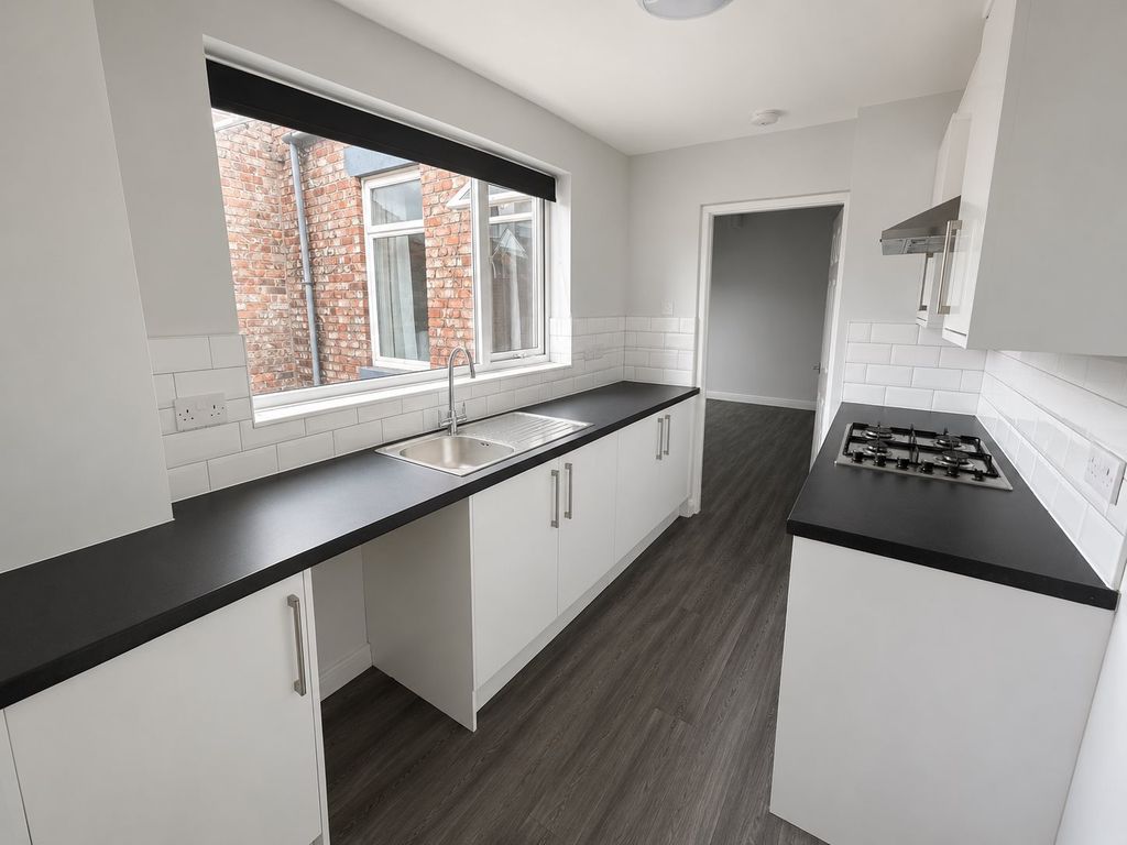 Property photo 3 of 9 Kitchen