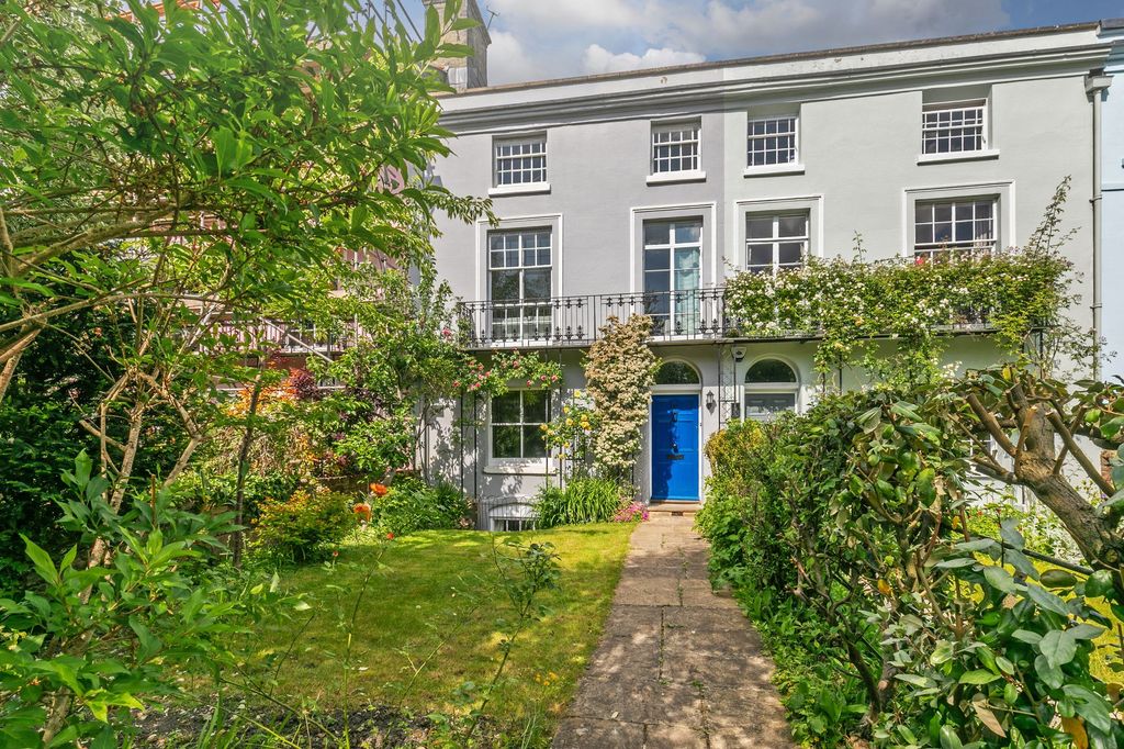 Property photo 1 of 18