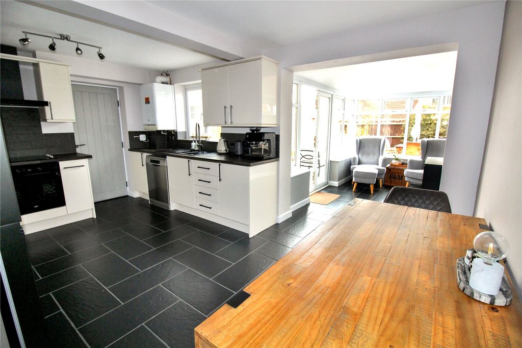 Property photo 3 of 19 Picture No. 14