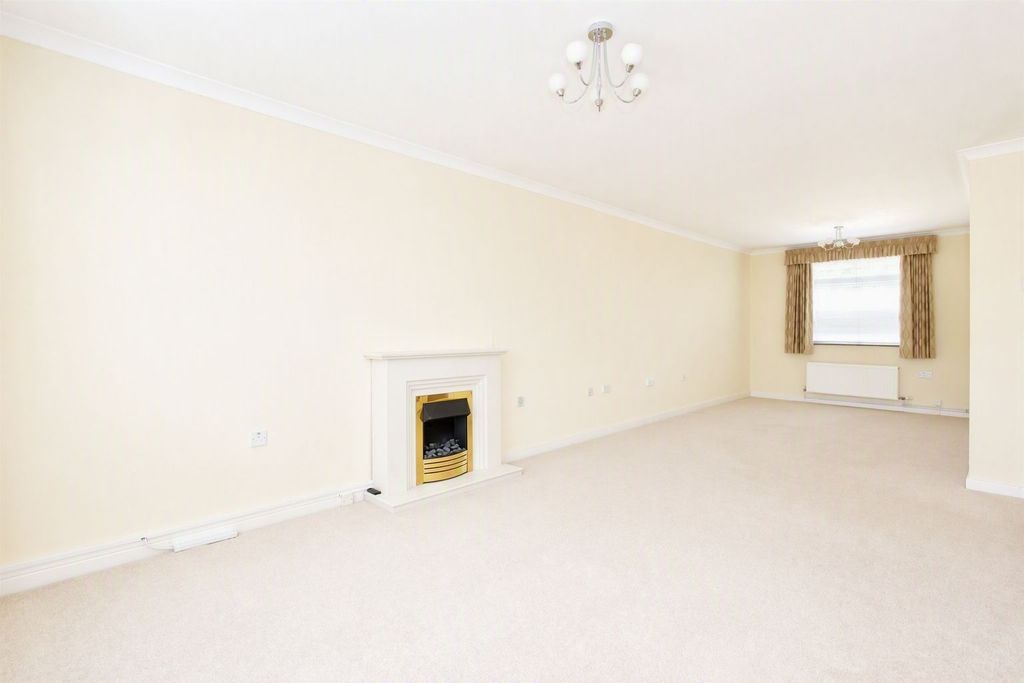 Property photo 3 of 11