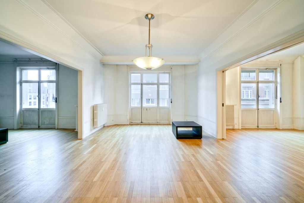 Property photo 3 of 27