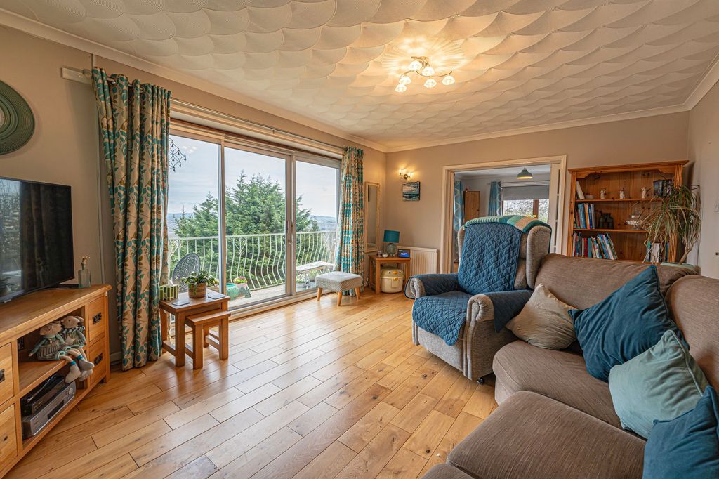 Property photo 3 of 48