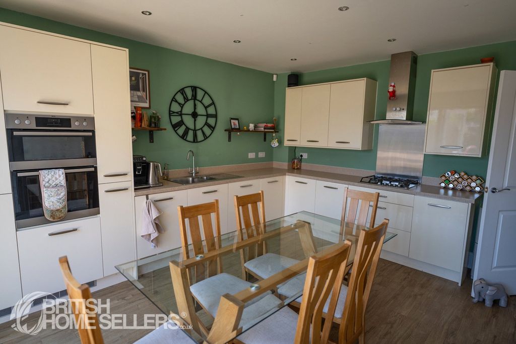 Property photo 2 of 12 Picture No. 06