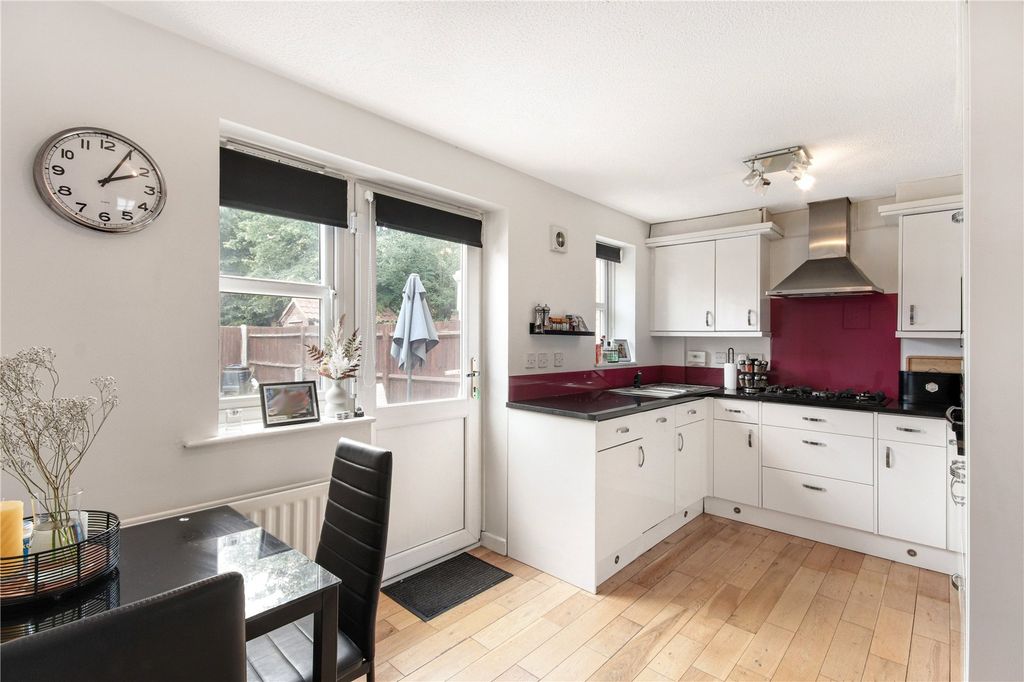 Property photo 3 of 8 Kitchen/Breakfast Rm