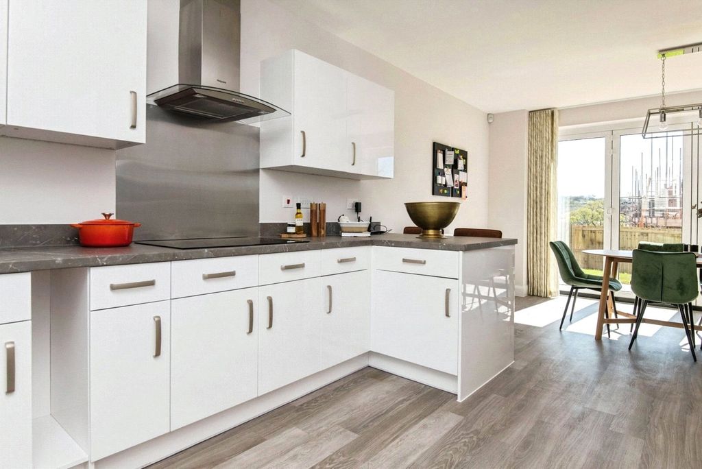 Property photo 2 of 18 Picture No. 05