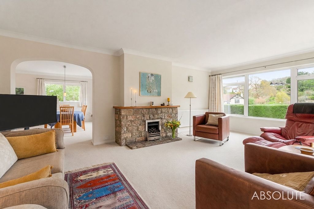 Property photo 2 of 30