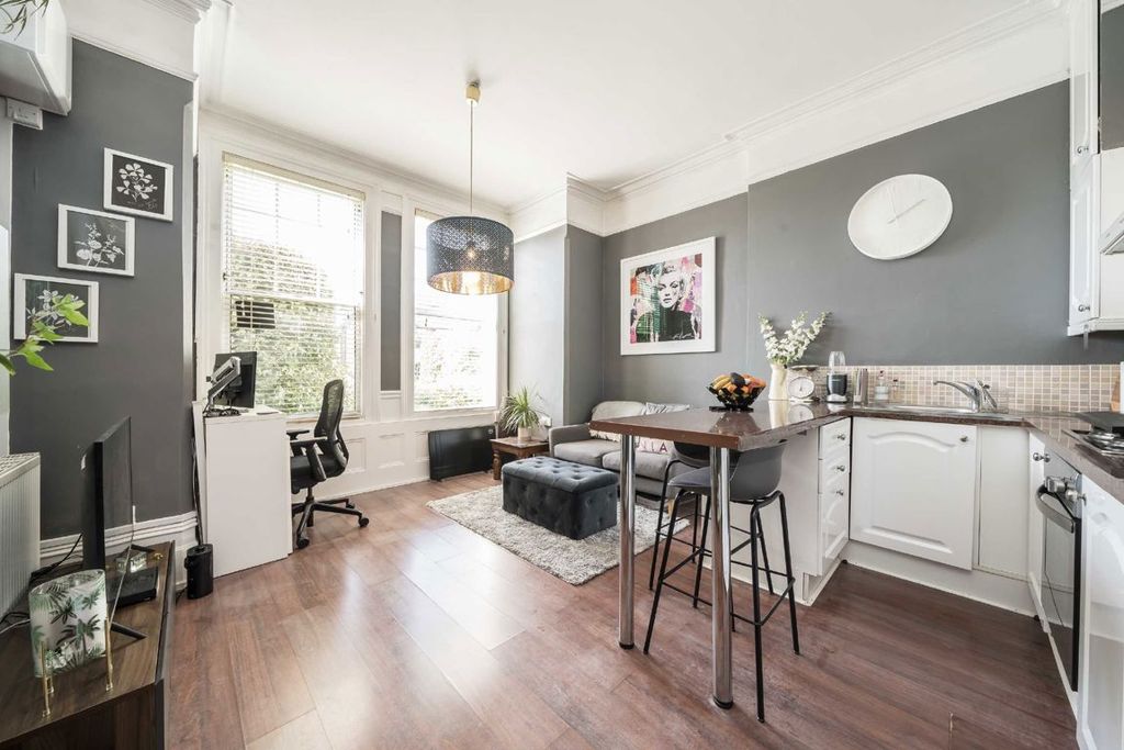 Property photo 2 of 7