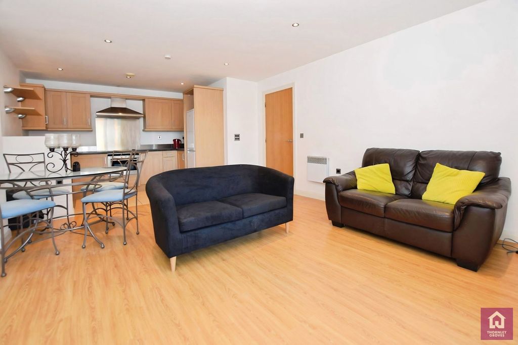 Property photo 1 of 18 Pbox-Img.Jpg