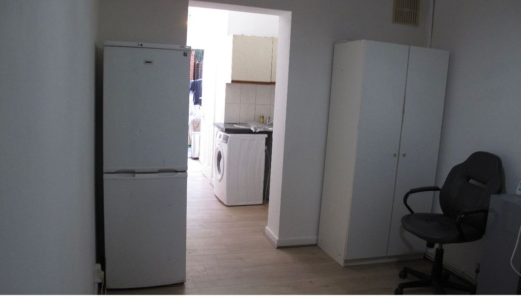 Property photo 1 of 3