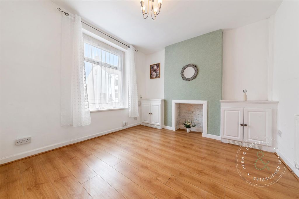 Property photo 1 of 28 Amhurst-Street-11.Jpg