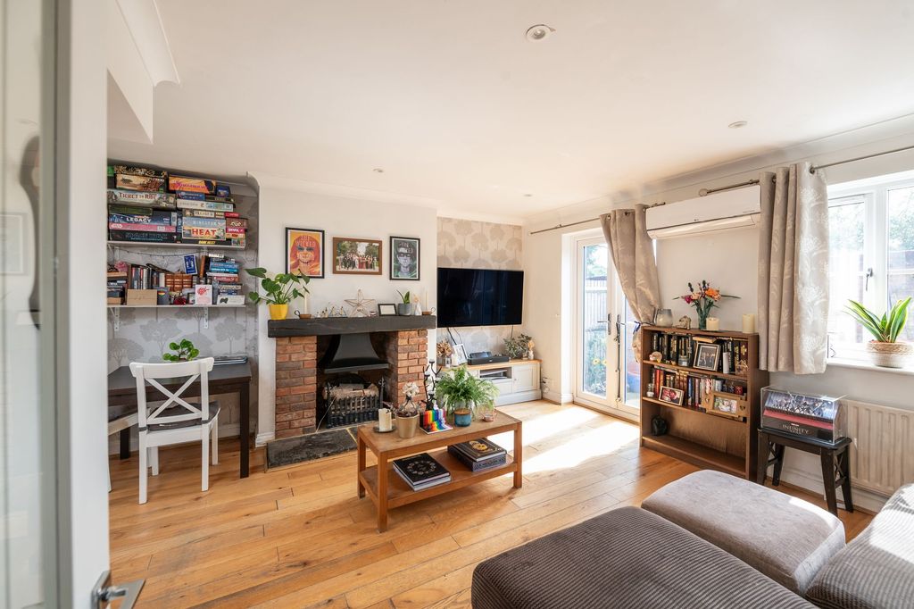 Property photo 2 of 16