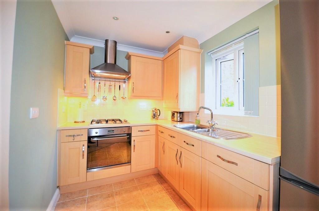 Property photo 3 of 8 Kitchen